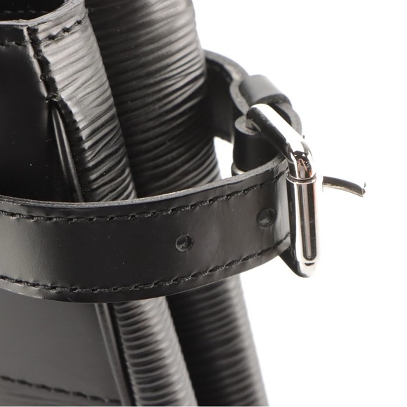 Louis Vuitton Women's Noir Black Epi Leather Passy PM Tote Handbag - EUC - Picture 11 of 11